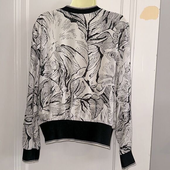 Vintage 90s Melrose Black & White Leaf Motif Button Front Rayon Blouse - Picture 6 of 8